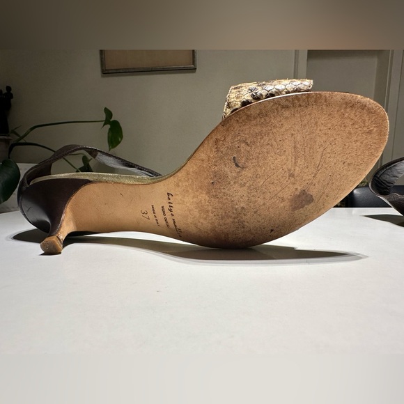 Bettye Muller Open Toe Sandals Size 37, Snake Pattern, Brown and Gold Buckle - Picture 7 of 12